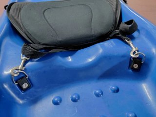 Kayak infantil individual rígido, remo y asiento.