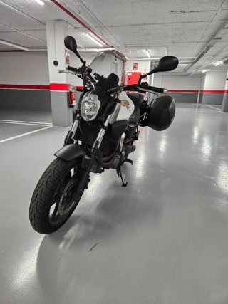 Yamaha MT-03 Naked Blanca y Negra