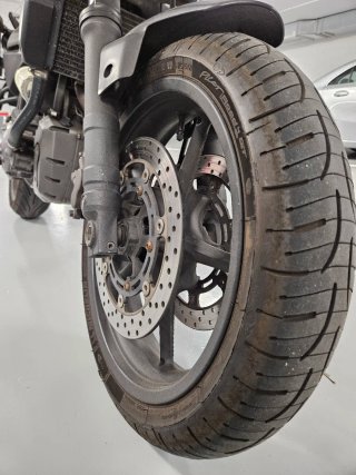 Yamaha MT-03 Naked Blanca y Negra