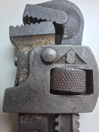 LLAVE STILSON ANTIGUA LLAVE GRIFA