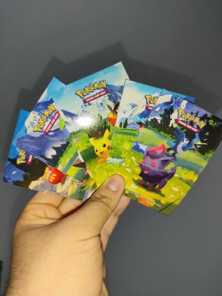 Mini Lata Vacía Pokemon TCG Héroes Ascendentes