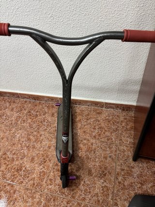 Patinete freestyle manillar rojo