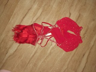 Vestido de baile rojo para niña