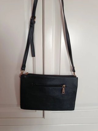 Bolso negro de hombro