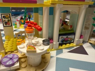LEGO Friends Resort Heartlake City 41347 COMPLETO