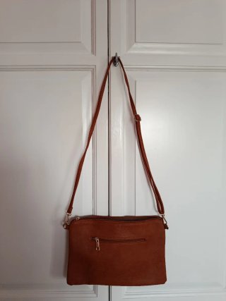 Bolso de hombro camel