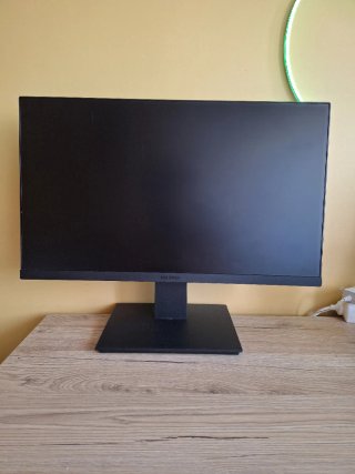 Setup Gaming ,PC con Teclado  Ratón y monitor