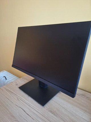 Setup Gaming ,PC con Teclado  Ratón y monitor
