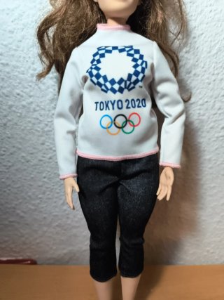 Barbie curvy. Ref 81