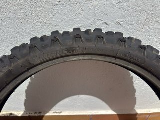 Neumático Michelin medium 90/90/21