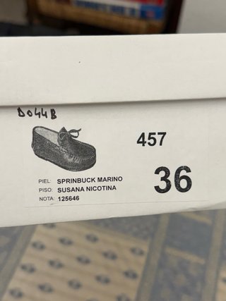 Mocasines piel azul marino T.36 usado unas horas