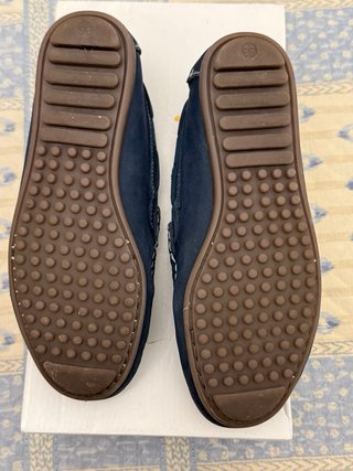 Mocasines piel azul marino T.36 usado unas horas