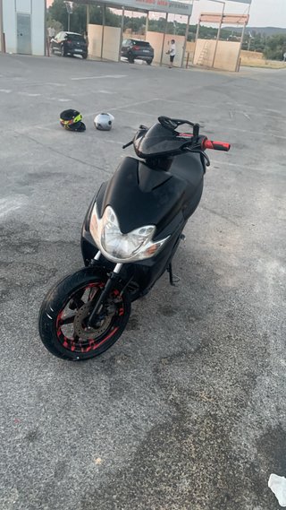 Yamaha Jog RR Scooter Negro/Dorado