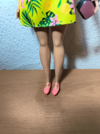Barbie curvy. Ref 82