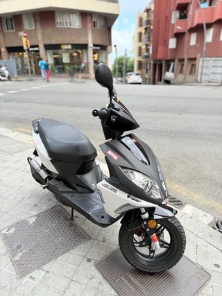 Scooter 50cc ITV hasta 06/2027 - 25.576 km