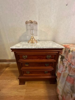 Mesita de noche antigua madera maciza