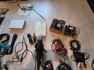 Surtido de cables y otros