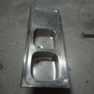 Fregadero doble de metal