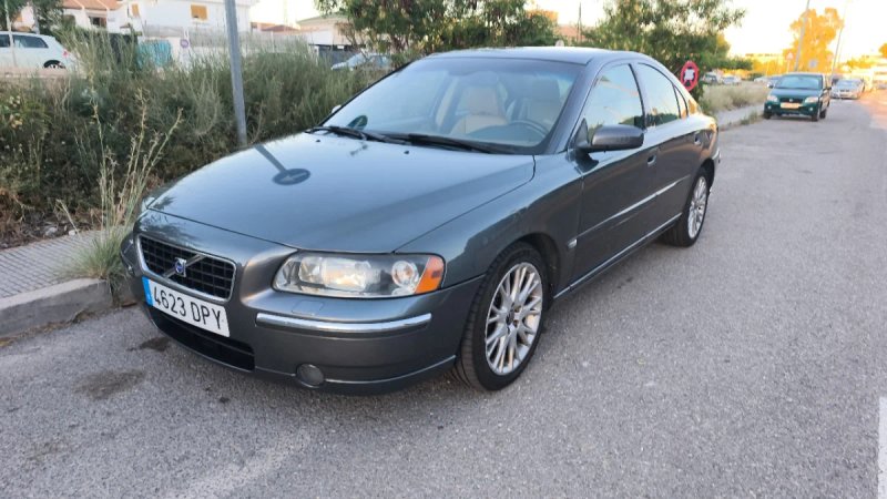 Volvo S60 - foto 1