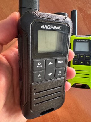 Cinco modelos en pateja. Walkie Talkies Baofeng.