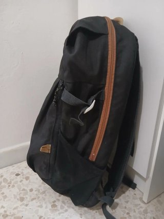 Mochila Quechua Negra y Marrón