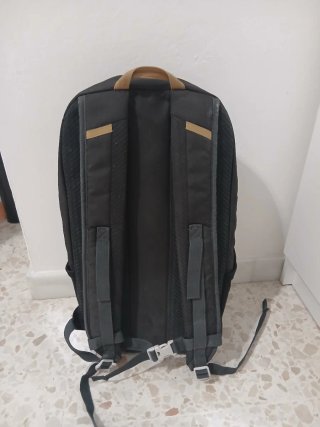Mochila Quechua Negra y Marrón
