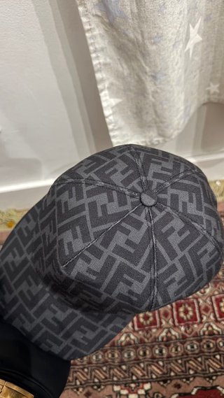 Gorra Fendi FF Negra y Gris