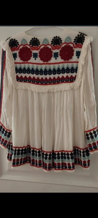 Chaqueta bordada zara