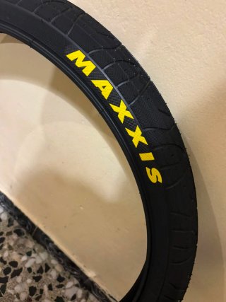 Neumáticos Maxxis hookworm