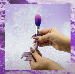 Unicorn Cosmetics Delphie Mermaid Brush