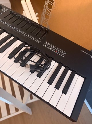 Novation Launchkey MK3 49 Controlador MIDI