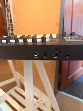 Novation Launchkey MK3 49 Controlador MIDI