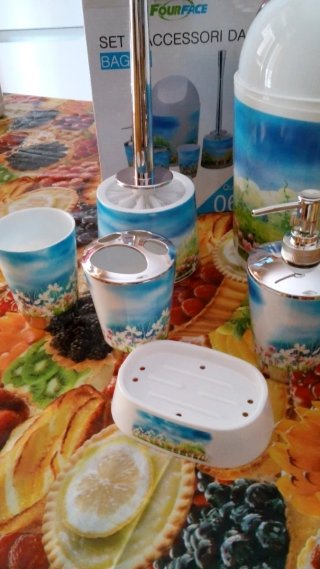 Set bagno 6 pezzi decorato con colori vivaci