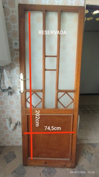 Puertas antiguas de madera y cristal