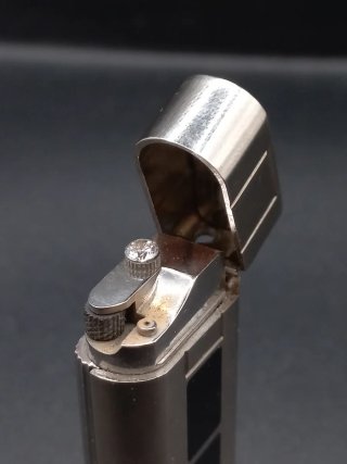 Accendino Cartier in Argento e Nero