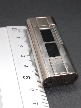 Accendino Cartier in Argento e Nero