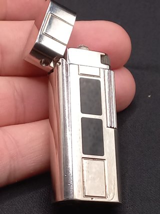 Accendino Cartier in Argento e Nero