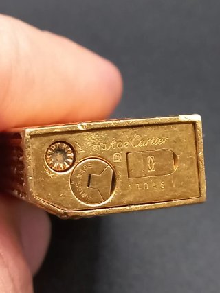Accendino Cartier Dorato a Righe