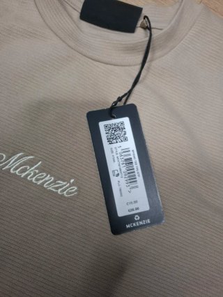 CAMISETAS NUEVAS CON ETIQUETAS