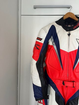 Mono Dainese Cuero 2 Piezas