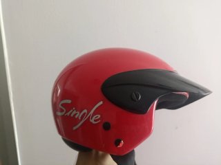 Casco de moto infantil rojo