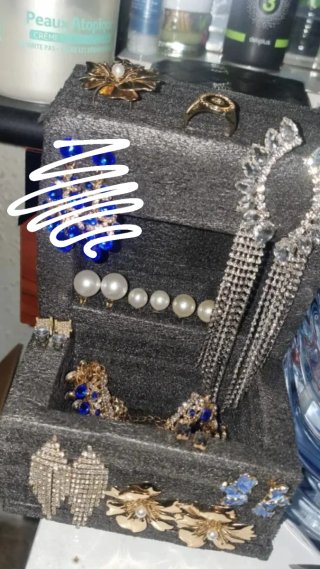 Pendientes,collares y anillos. Diferente precios