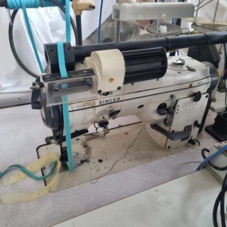 Máquina de coser industrial Dürkopp Adler
