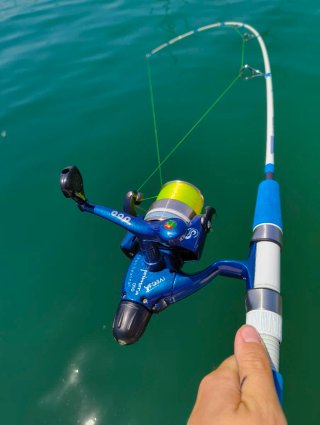 Equipo Pesca Jigging, Embarcación