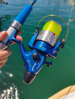 Equipo Pesca Jigging, Embarcación