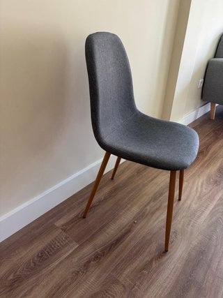 Mesa y 4 sillas comedor