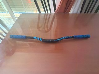 Puños y Manillar MTB Azul 780mm x 30mm