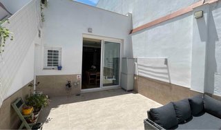 Casa de planta baja luminosa, con gran patio
