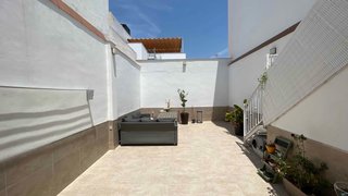 Casa de planta baja luminosa, con gran patio