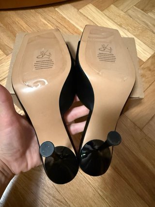 Sandalias Mango tacón con detalle strass